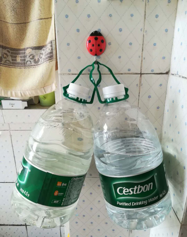 ab胶挂两桶水